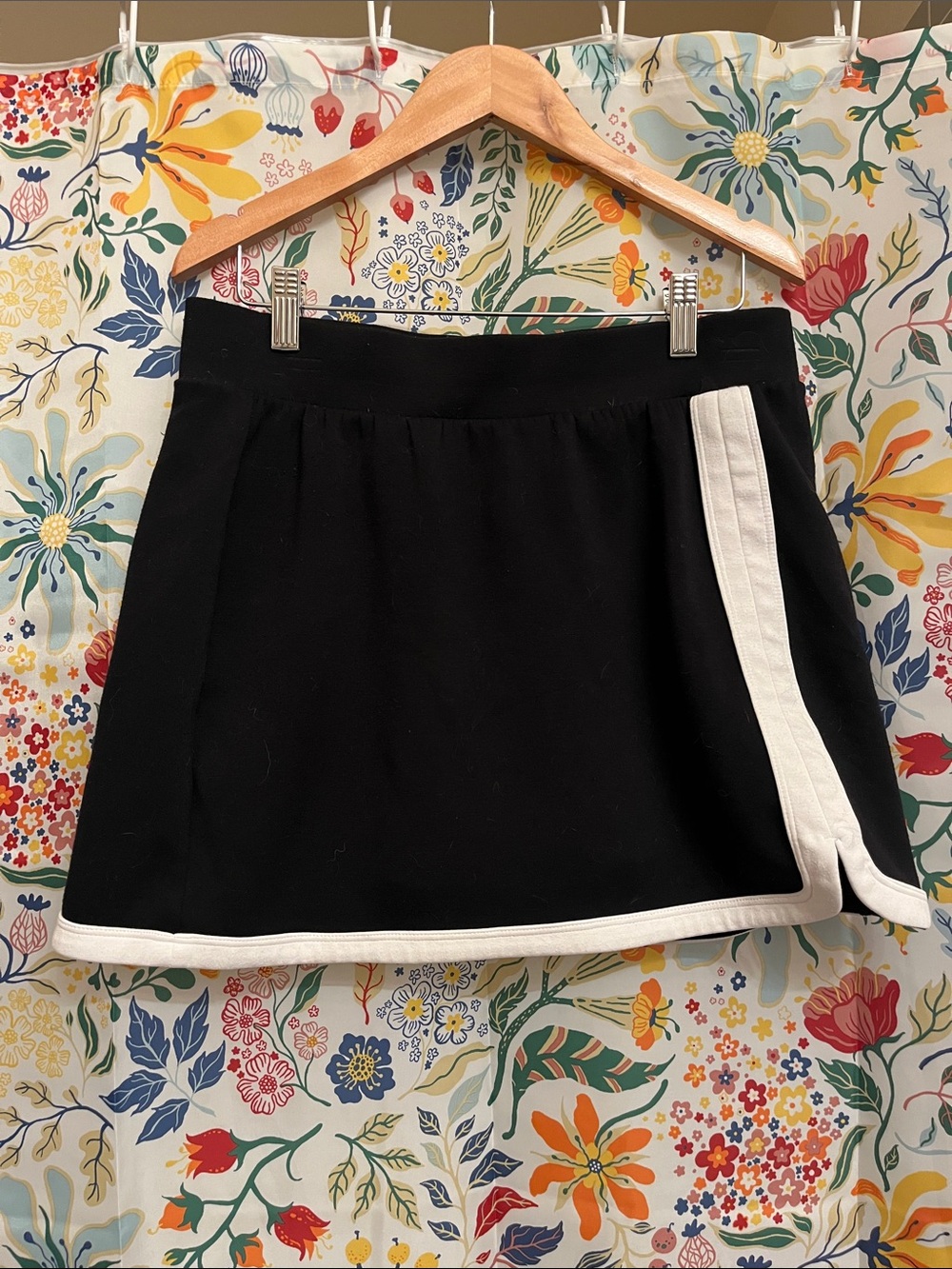 JoyLab Black active Skort with white Trim
